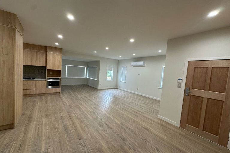 Photo of property in 2 Nikau Street, New Lynn, Auckland, 0600