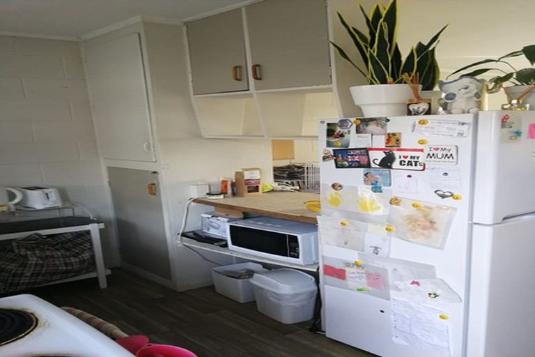 Photo of property in 2/60 Clayburn Road, Glen Eden, Auckland, 0602