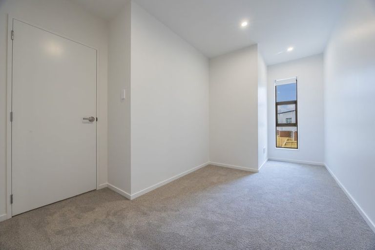 Photo of property in 2/35 Young Crescent, Drury, 2113