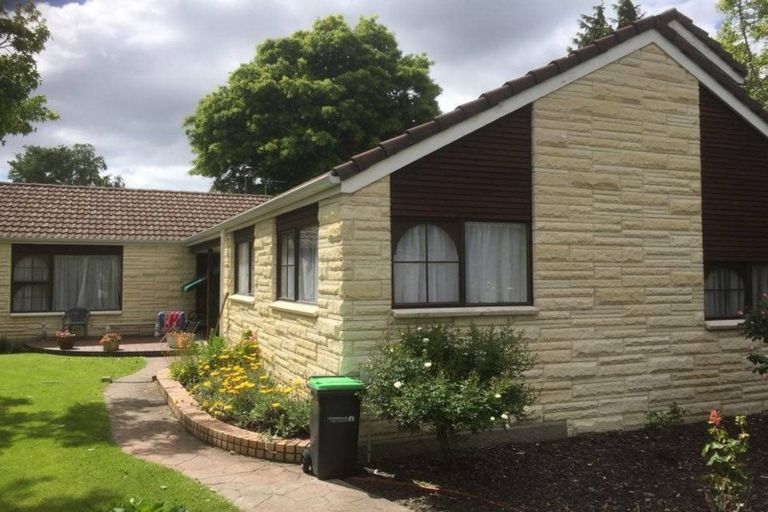 Photo of property in 31 Winters Road, Redwood, Christchurch, 8051