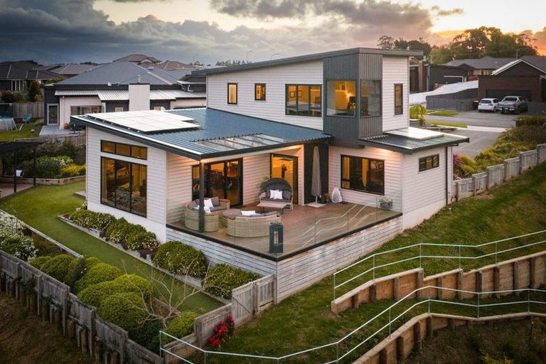 Photo of property in 10 Coutts Way, Fitzherbert, Palmerston North, 4410