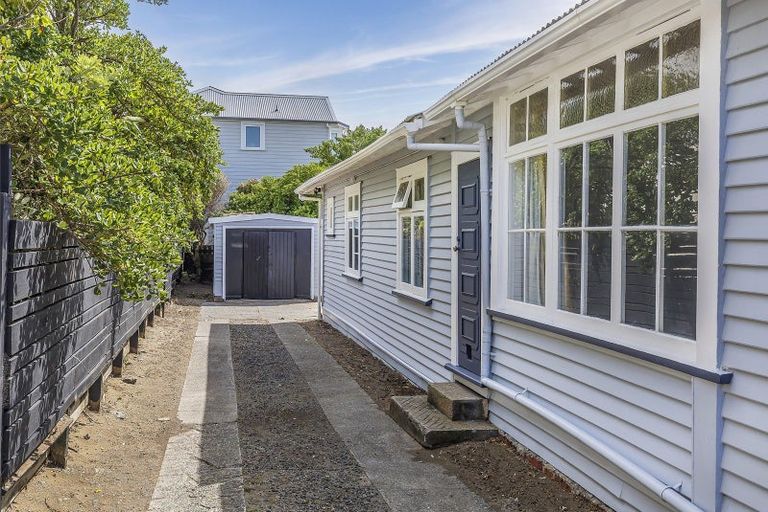 Photo of property in 22 Reef Street, Island Bay, Wellington, 6023