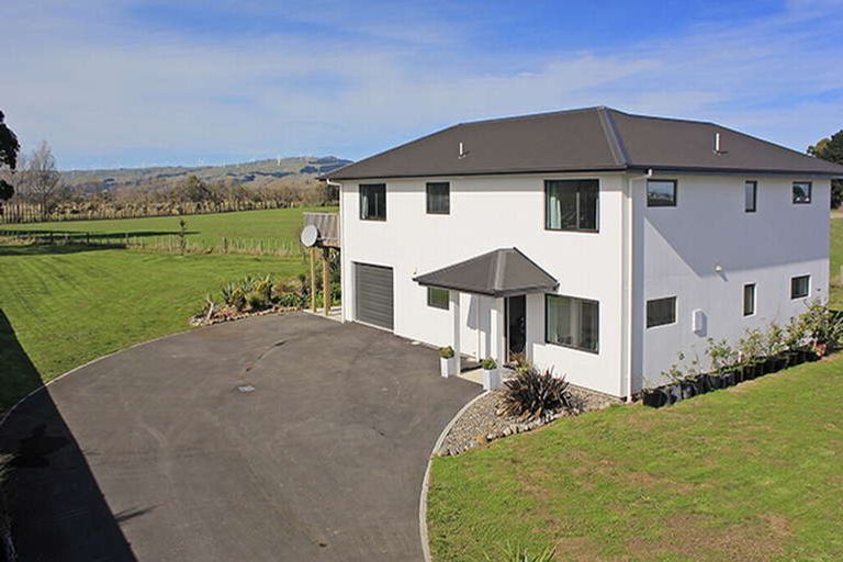 Photo of property in 94 James Line, Kelvin Grove, Palmerston North, 4414
