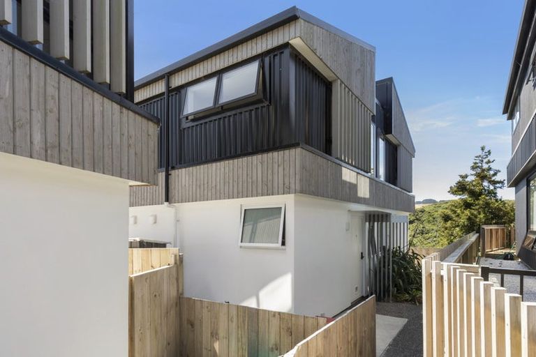 Photo of property in 13/6u Bushland Grove, Paparangi, Wellington, 6037