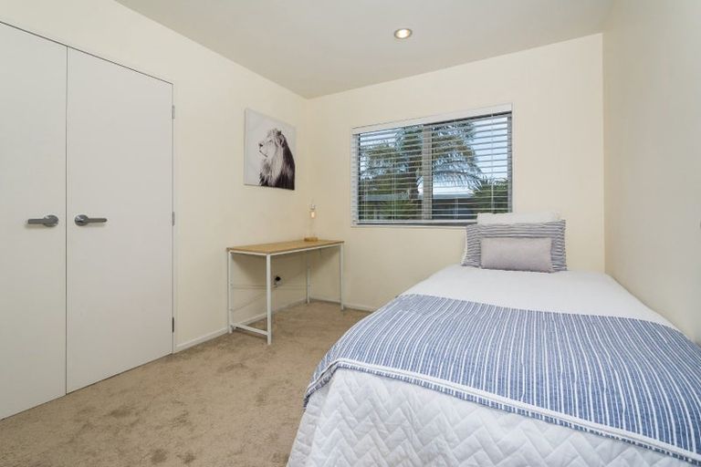 Photo of property in 1/76 Glamorgan Drive, Torbay, Auckland, 0630