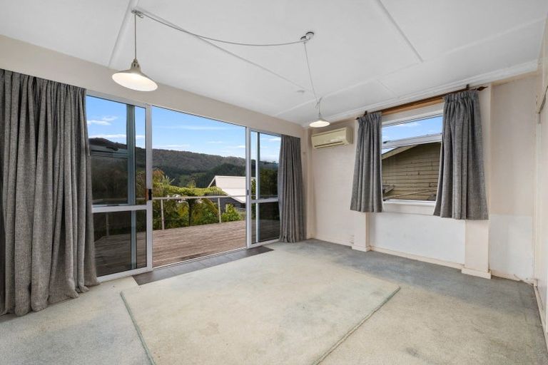 Photo of property in 15 Taranaki Street, Picton, 7220