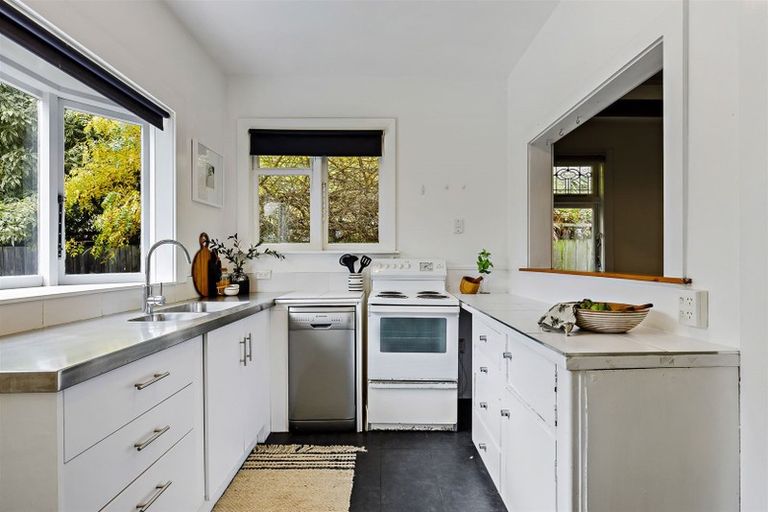 Photo of property in 32 Massey Crescent, St Albans, Christchurch, 8014