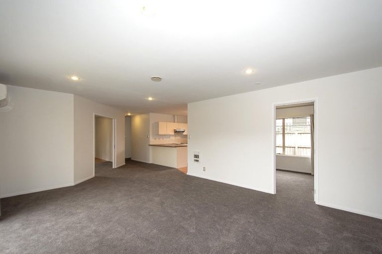 Photo of property in 8 Blarney Place, Casebrook, Christchurch, 8051