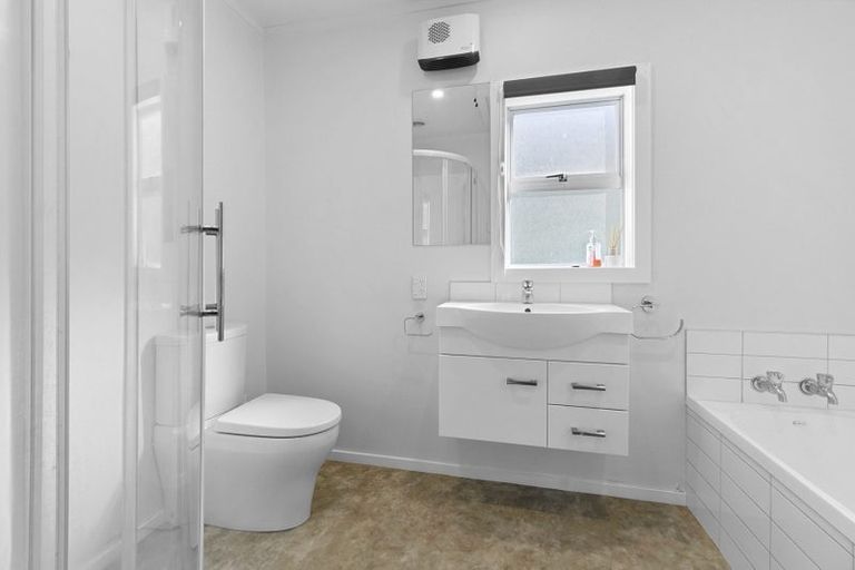 Photo of property in 90 Eden Street, Island Bay, Wellington, 6023