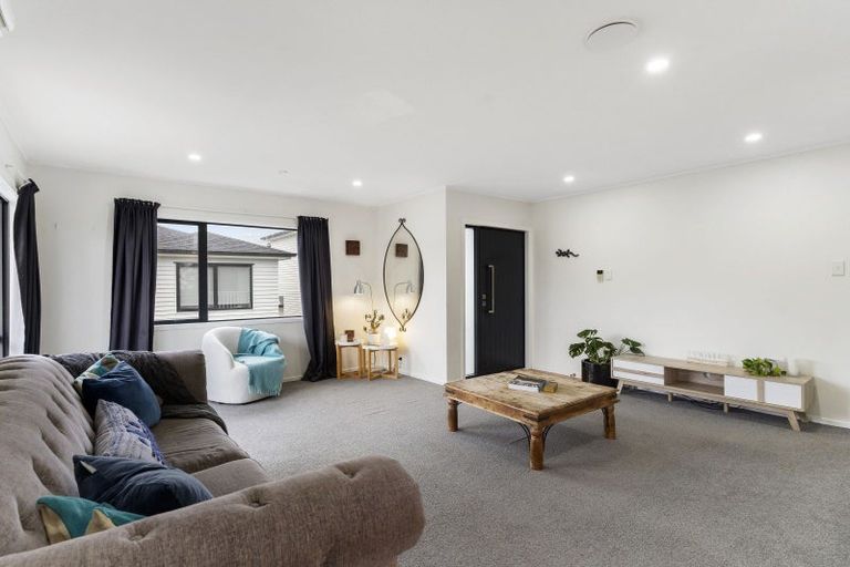 Photo of property in 39 Garton Drive, Massey, Auckland, 0614