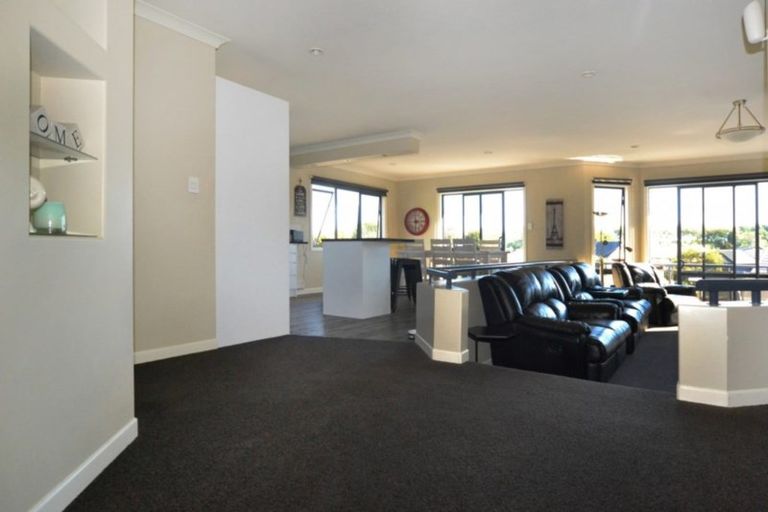 Photo of property in 2 Knox Place, Leamington, Cambridge, 3432