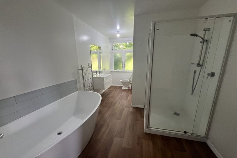 Photo of property in 70 Pembroke Road, Northland, Wellington, 6012