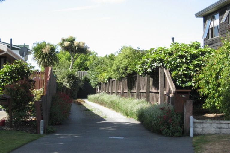 Photo of property in 10a Harkness Place, Avonhead, Christchurch, 8042