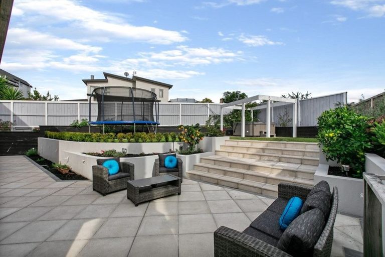 Photo of property in 13 Onemana Way, Te Atatu Peninsula, Auckland, 0610