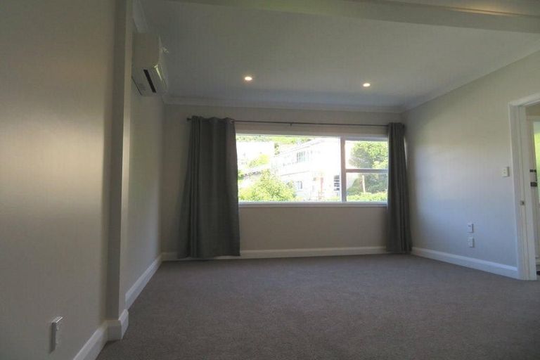 Photo of property in 24 Governor Road, Northland, Wellington, 6012