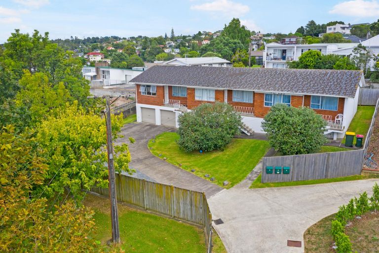 Photo of property in 3/68 Rua Road, Glen Eden, Auckland, 0602