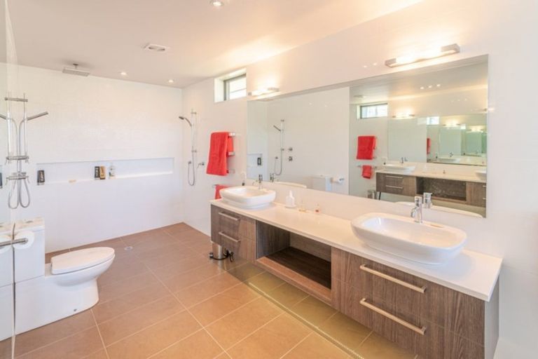 Photo of property in 8 Langlois Lane, Akaroa, 7520