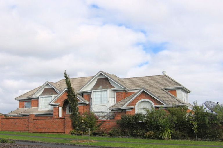 Photo of property in 5 Santa Cruz Drive, Shamrock Park, Auckland, 2016