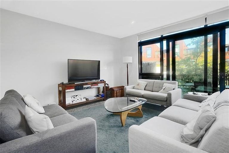 Photo of property in 25 Isitt Road, Hobsonville, Auckland, 0616