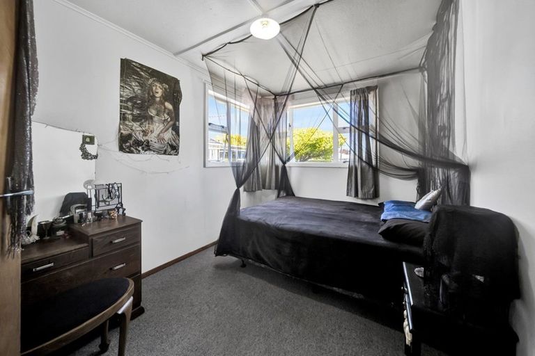 Photo of property in 28 Waihi Road, Hawera, 4610