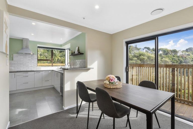 Photo of property in 12 Creswick Terrace, Northland, Wellington, 6012