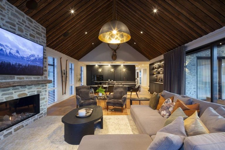 Photo of property in 6 Kahiwi Drive, Lower Shotover, 9304