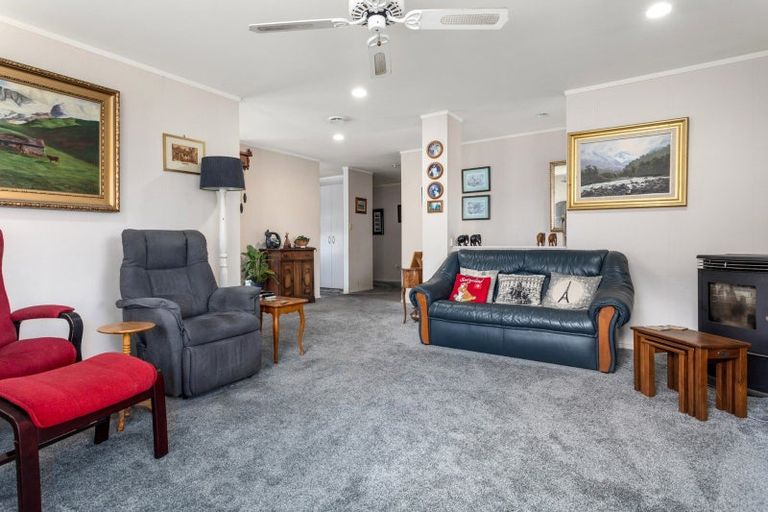 Photo of property in 6 Edgewater Grove, Whakatane, 3120