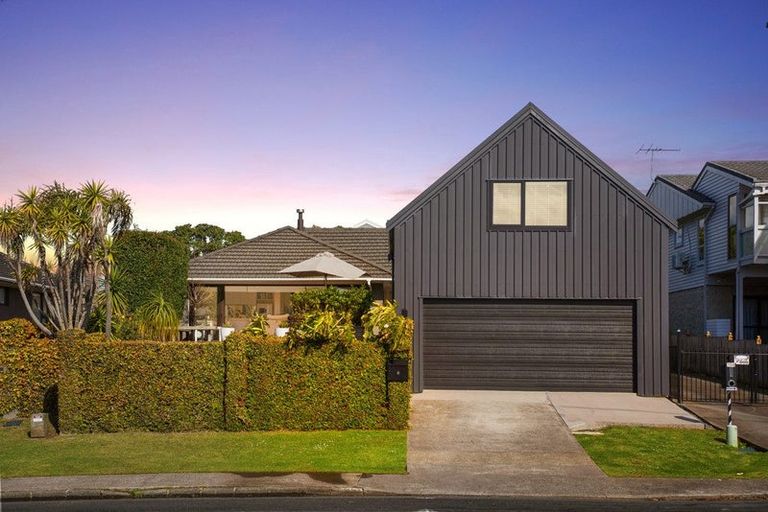Photo of property in 1/8 Waller Avenue, Bucklands Beach, Auckland, 2012