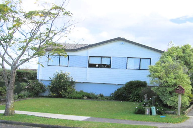 Photo of property in 7 Coubray Place, Botany Downs, Auckland, 2010