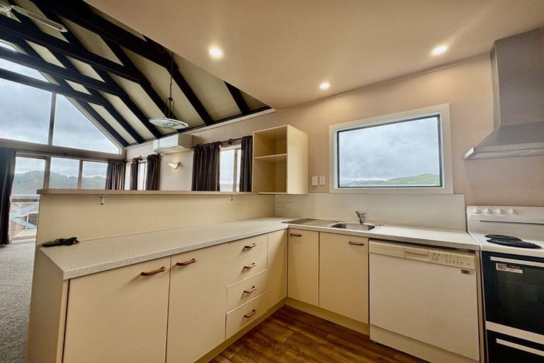 Photo of property in 104a Allington Road, Karori, Wellington, 6012