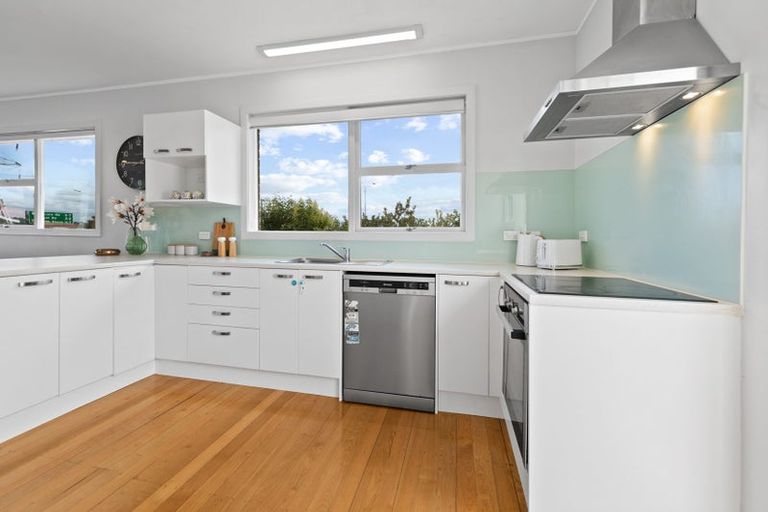 Photo of property in 19a Marewa Street, Te Atatu South, Auckland, 0610