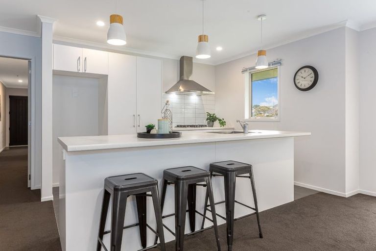 Photo of property in 26 Mooring Close, Whitby, Porirua, 5024