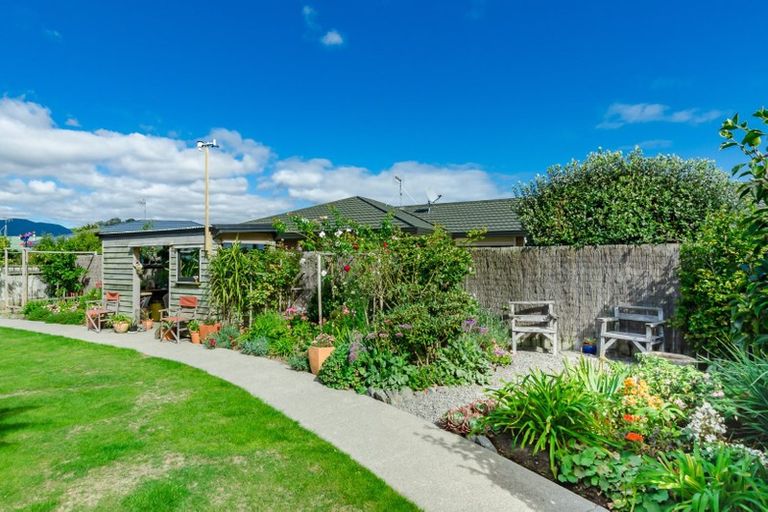 Photo of property in 6 Beachwater Grove, Paraparaumu Beach, Paraparaumu, 5032