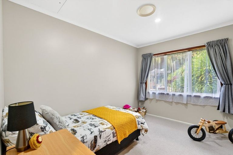 Photo of property in 16 Awarua Crescent, Havelock North, 4130