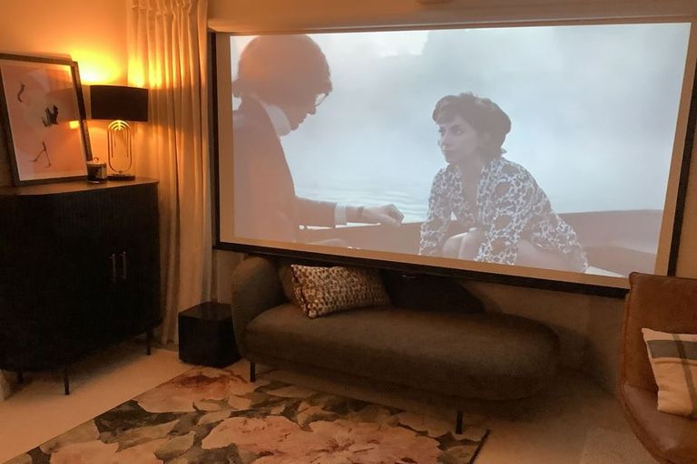 Photo of property in 1/2 Heathcote Road, Castor Bay, Auckland, 0620