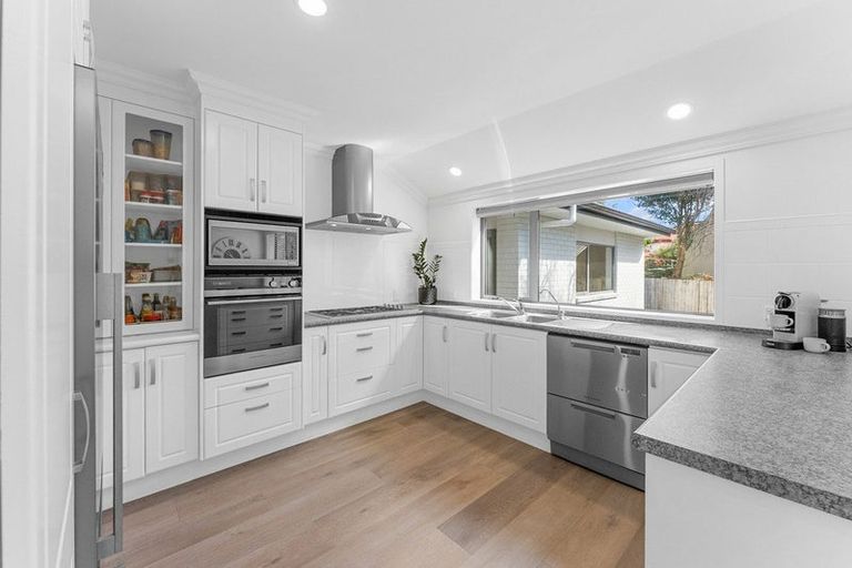 Photo of property in 10f Tupare Place, Highlands Park, New Plymouth, 4312