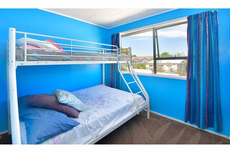 Photo of property in 11 Merida Place, Unsworth Heights, Auckland, 0632