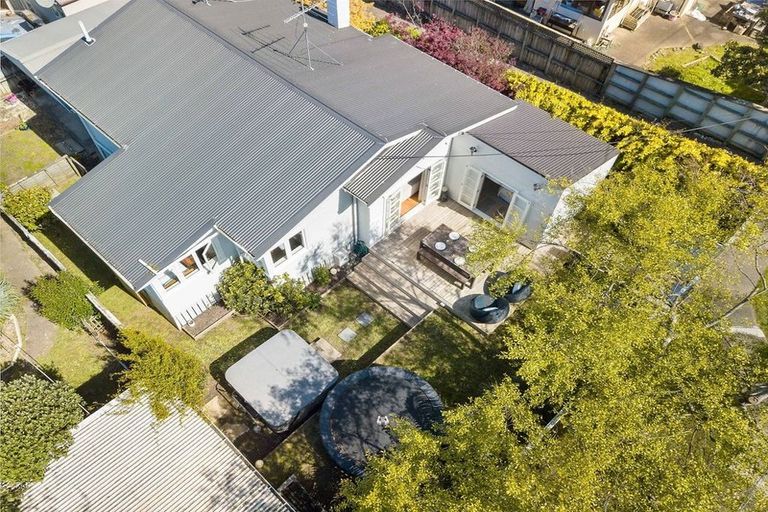 Photo of property in 1/18 Nile Road, Milford, Auckland, 0620
