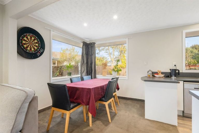 Photo of property in 380 Mairehau Road, Parklands, Christchurch, 8083