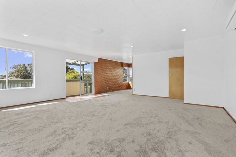 Photo of property in 43 Gallony Avenue, Massey, Auckland, 0614