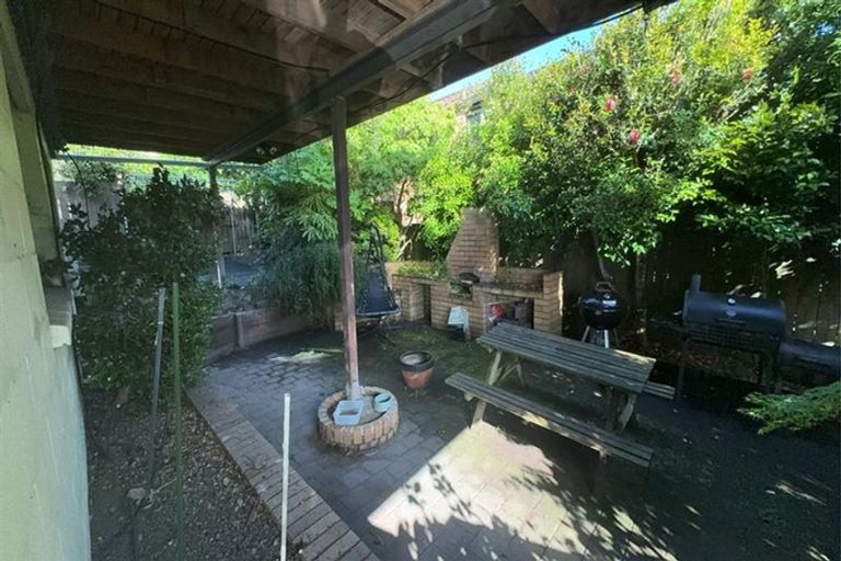 Photo of property in 34a Mark Edward Drive, Half Moon Bay, Auckland, 2012