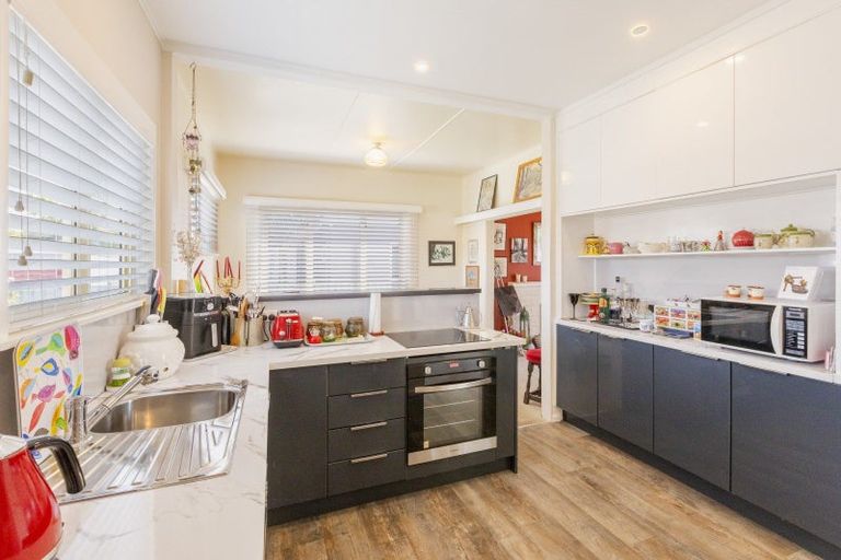 Photo of property in 1/6 Sanders Avenue, Marewa, Napier, 4110