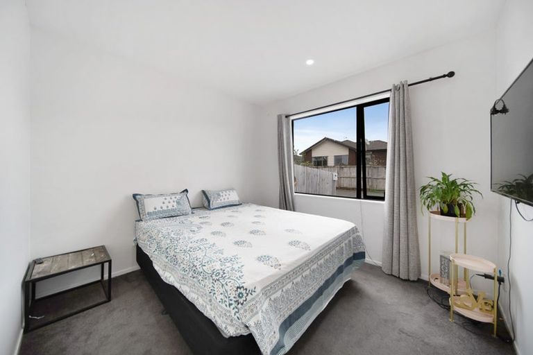 Photo of property in 11 Tuuhura Road, Pukekohe, 2120