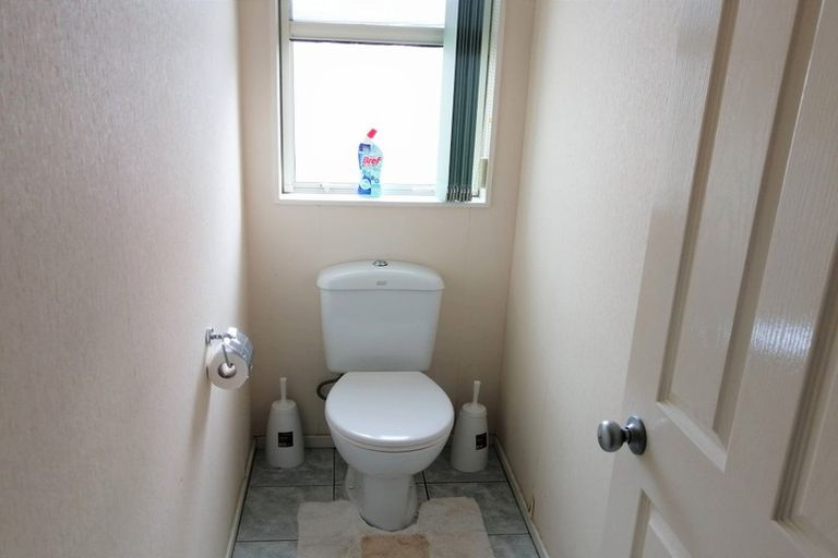 Photo of property in 14 Mellefont Close, East Tamaki Heights, Auckland, 2016