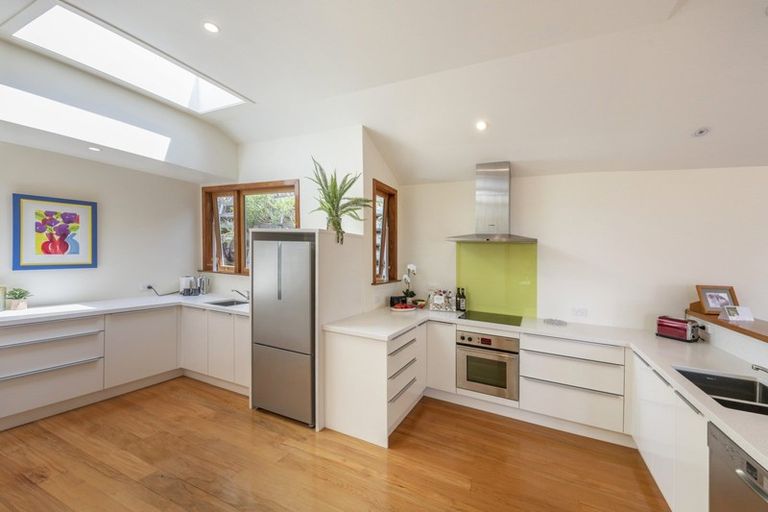 Photo of property in 12 Thorby Street, Northland, Wellington, 6012