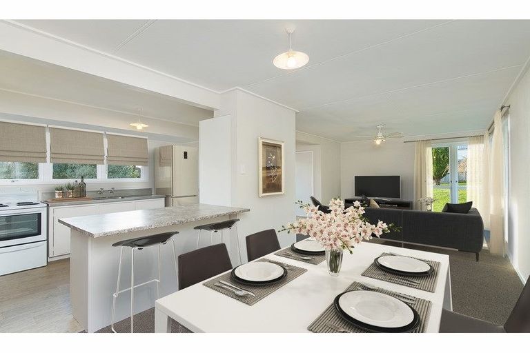 Photo of property in 1 Tawa Place, Waiuku, 2123