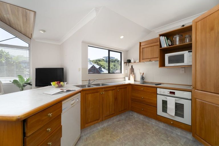 Photo of property in 121 Westchester Drive, Churton Park, Wellington, 6037