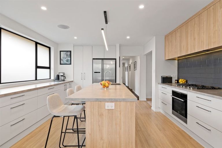 Photo of property in 443 Mairehau Road, Parklands, Christchurch, 8083