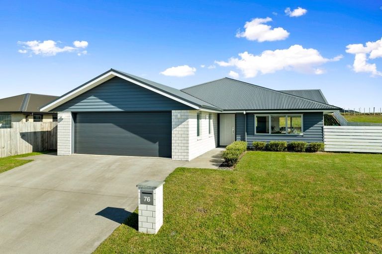 Photo of property in 76 Stace Hopper Drive, One Tree Point, 0118