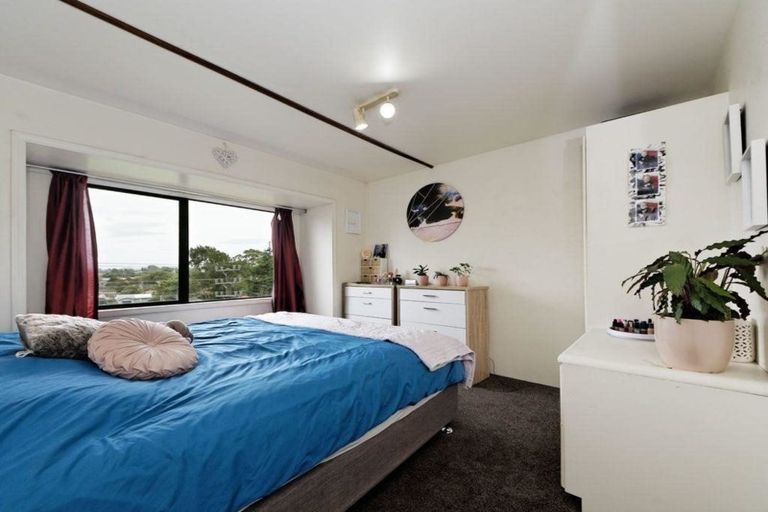 Photo of property in 53 Don Buck Road, Massey, Auckland, 0614